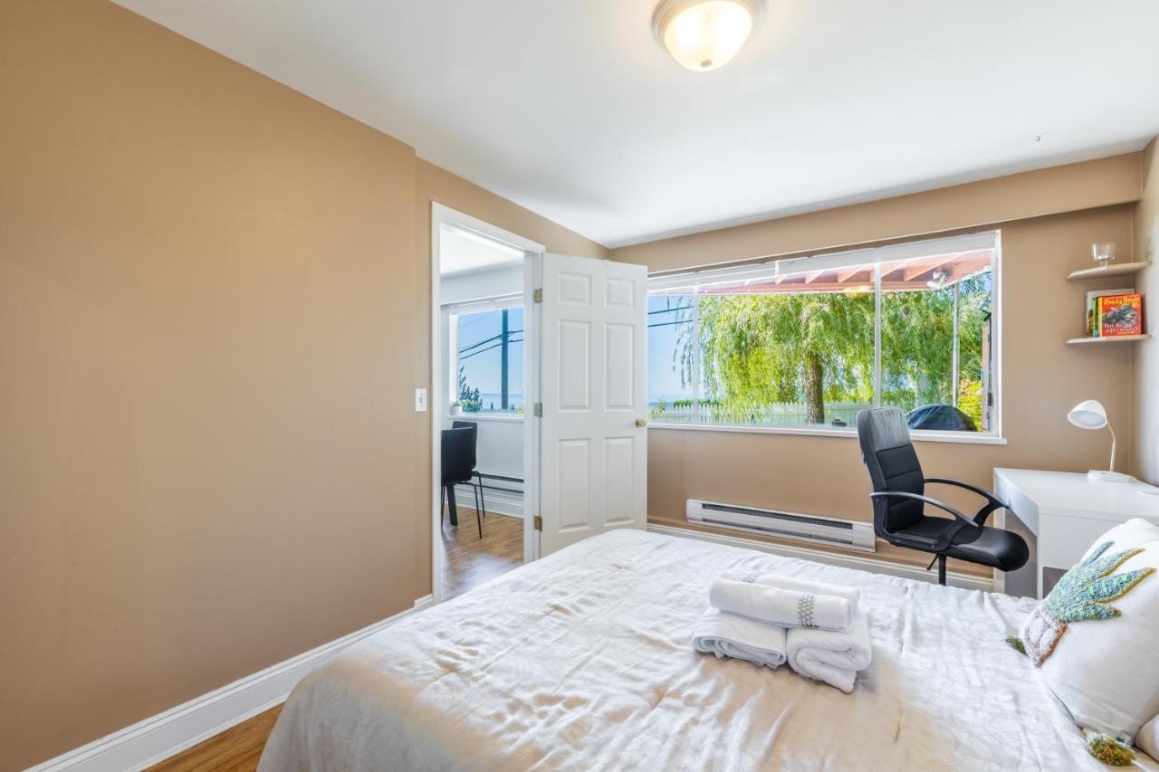 Two Bedroom With Amazing Ocean View North Vancouver Exterior photo